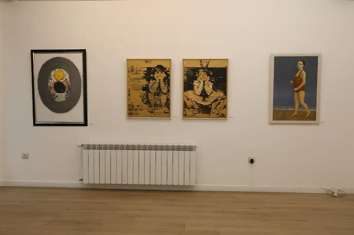 Изложбата на Дарик „Колекция с продължение“ беше открита в галерия „Стубел“