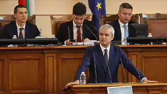 Костадинов ще обжалва наложеното от НС „порицание” 