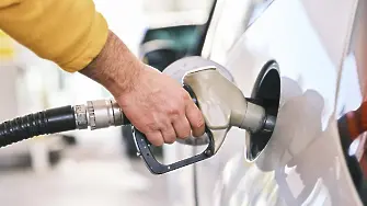 Унгария въвежда по-високи цени на горивата за чужденци
