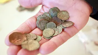 Ценни монети и боен автомат откриха в дома на 65-годишен жител на с. Полковник Таслаково