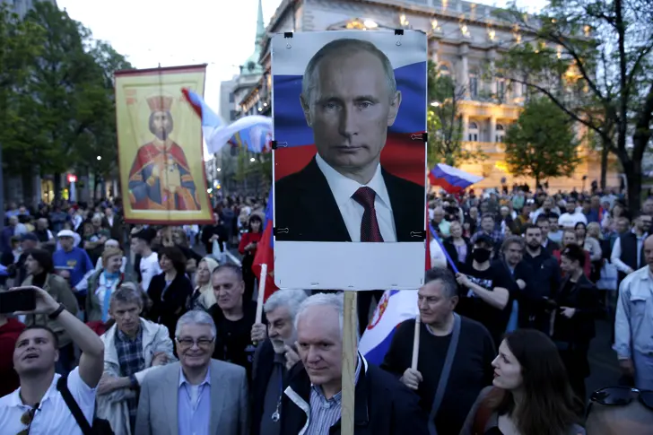 Близо една трета от българите имат положителна оценка за Путин, сочи международно проучване