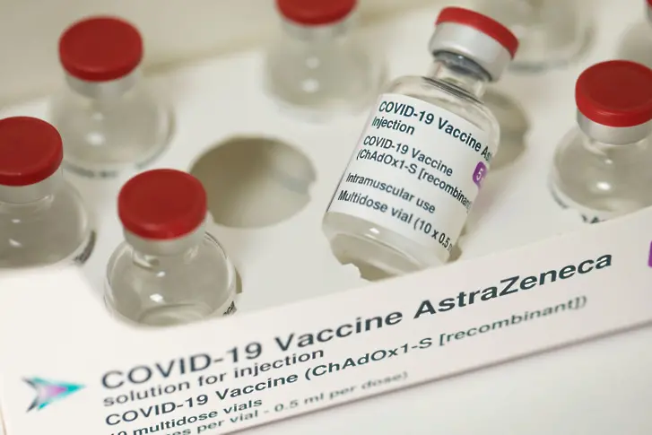 Шефът на AstraZeneca: Дори и с тромбози, ваксината ни спаси милиони