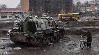 Край Киев руските ракети унищожиха танкове от Източна Европа