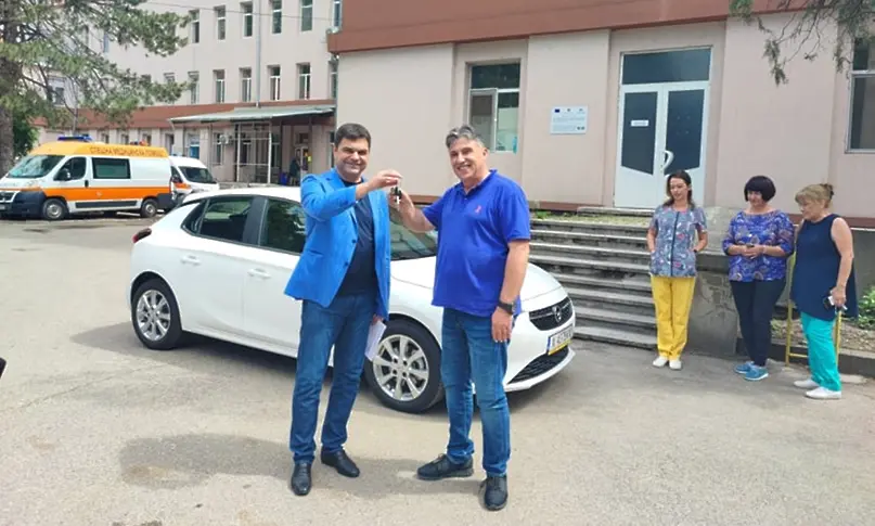 Болницата в Димитровград с нов автомобил по проект