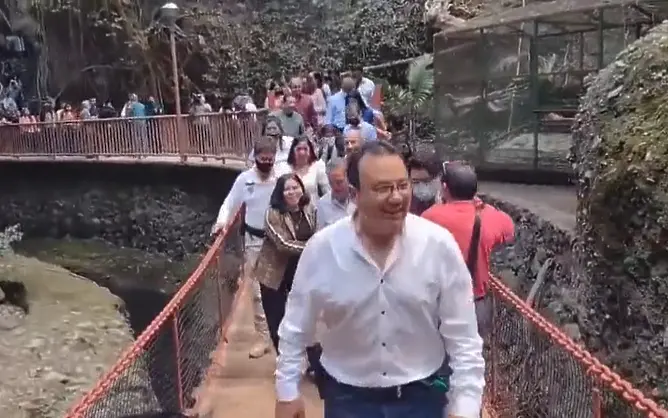 25 ранени след срутване на мост в Мексико (видео)