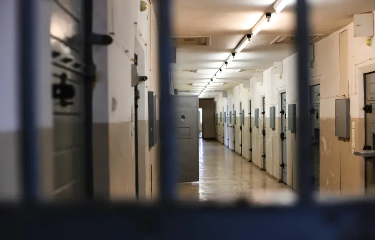 Правосъдното министерство дава на прокурор неизгодни обществени поръчки в затворите