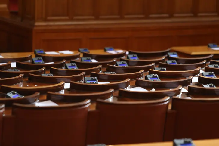 Депутатите ще гласуват актуализацията на бюджета на първо четене