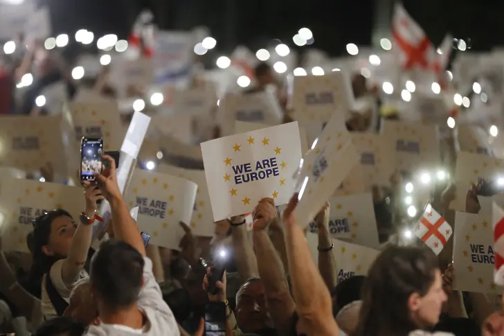 Над 120 хиляди грузинци на митинг в подкрепа на членството в ЕС