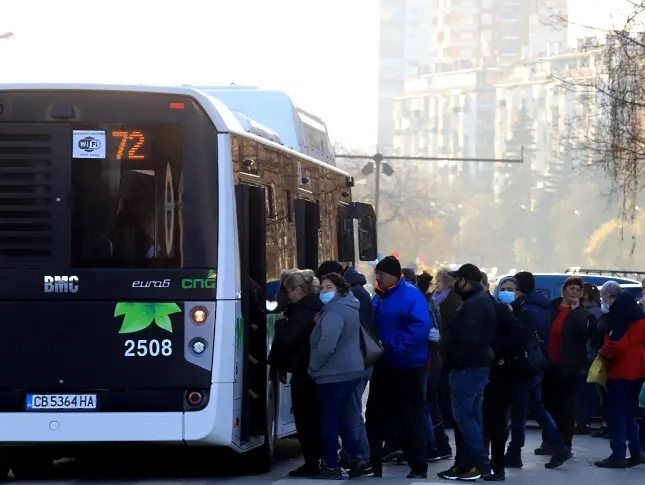 Градският транспорт в София минава на e-талони