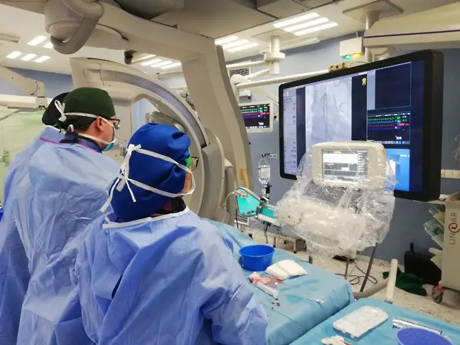 За стотен път сърдечният екип (heart team) в "Сърце и Мозък" извърши смяна на аортна клапа по безкръвен метод