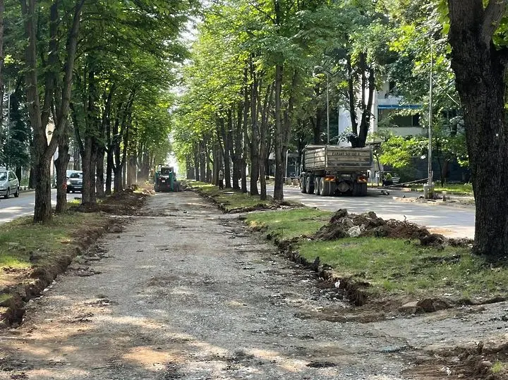 Започна ремонтът на алеите към  Врачанския стадион