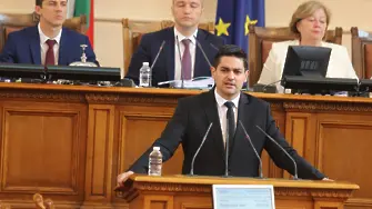 Радостин Василев: Няма яснота дали други депутати от ИТН ще напуснат ПГ