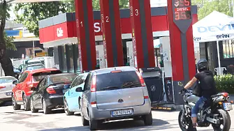 Митев: Българската държава не трябва да се меси пряко на свободния пазар на горива