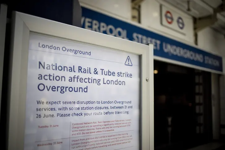 Мащабна стачка в британските железници, метрото в Лондон спря