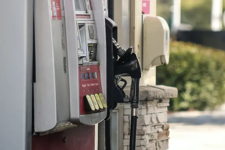 КЗК не знае дали българската държава участва на пазара на горива