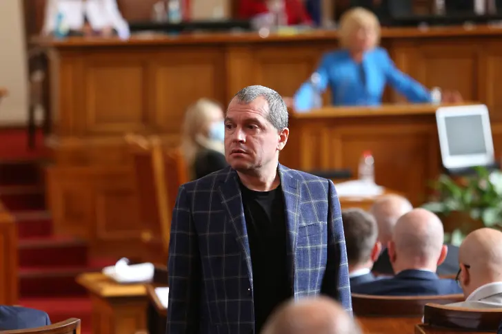 Тошко Йорданов: Петков да разговаря с политическите сили, а не с отделни депутати