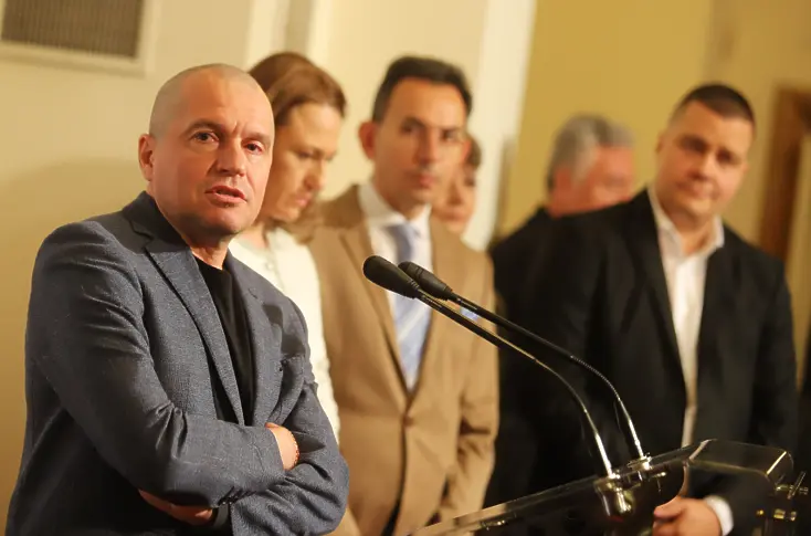 От ИТН молят Петков да спре да звъни на техни депутати
