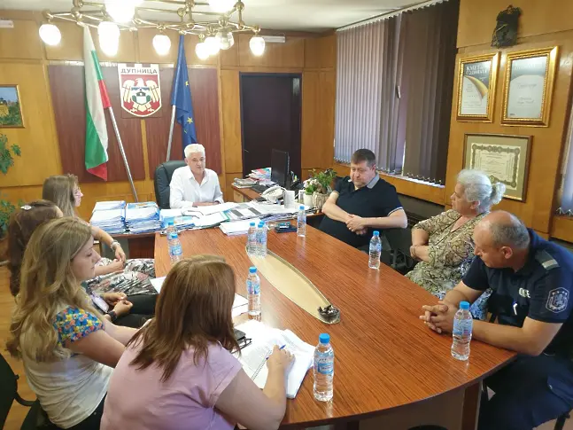 Проверки на РЗИ и РУ Дупница заради силна музика от Горна и Гиздова махала