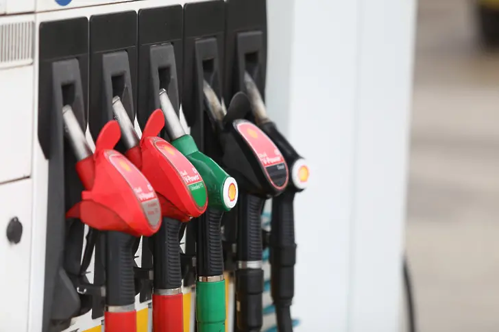 Окончателно: От 1 юли влиза в сила 25 ст. отстъпка за литър заредено гориво