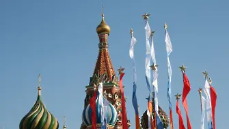 Русия ще обсъди дали да запази посолството си в България