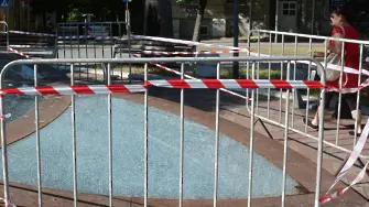 Вандали потрошиха бронираното стъкло над разкопките в Шишковата градинка
