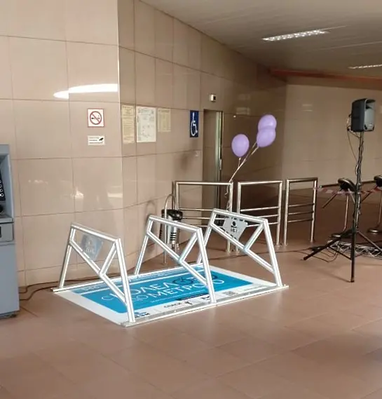 В столичното метро бяха поставени нови стойки за велосипеди 