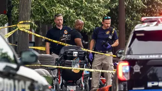 Шестима загинаха при стрелба на празничен парад в Чикаго, задържан е заподозрян
