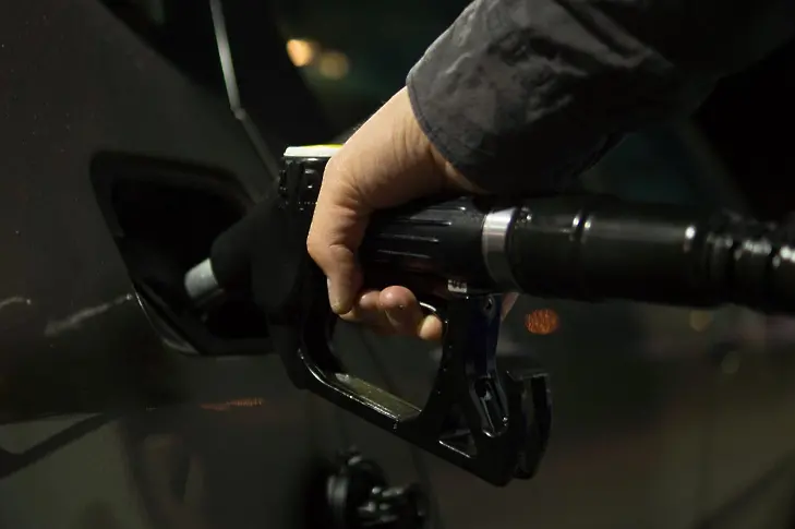 Мярката от 0,25 ст. отстъпка за литър гориво може да влезе в сила в събота
