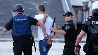 Хвърлилият „коктейли Молотов“ на протеста в Скопие е изправен пред съда