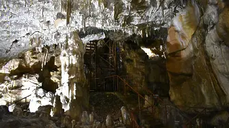 450 туристи са посетили пещерата 