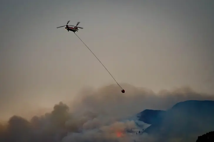 Хеликоптер се разби в морето над Самос