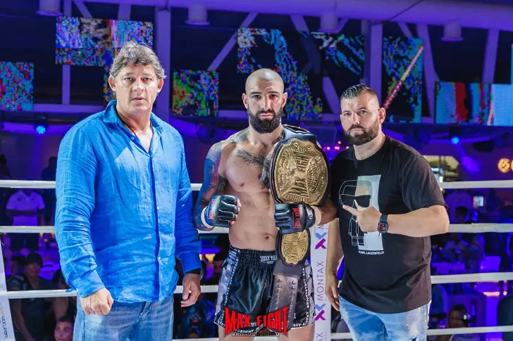 Антон Петров спечели шампионския пояс на MAXFIGHT