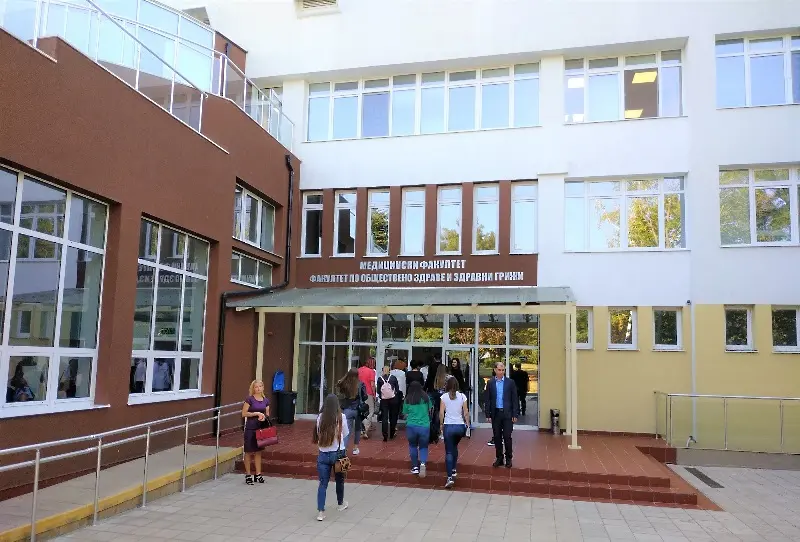 Лекарски екипи още от лятото за детските градини в Бургас 