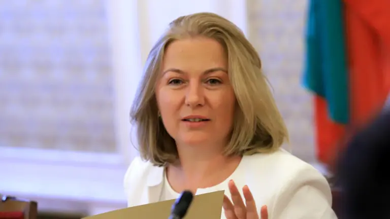 Министър Йорданова: Вдигаме заплатите на служителите в ГДИН и ГДО