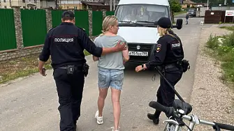 Овсянникова бе задържана за кратко от полицията в Москва