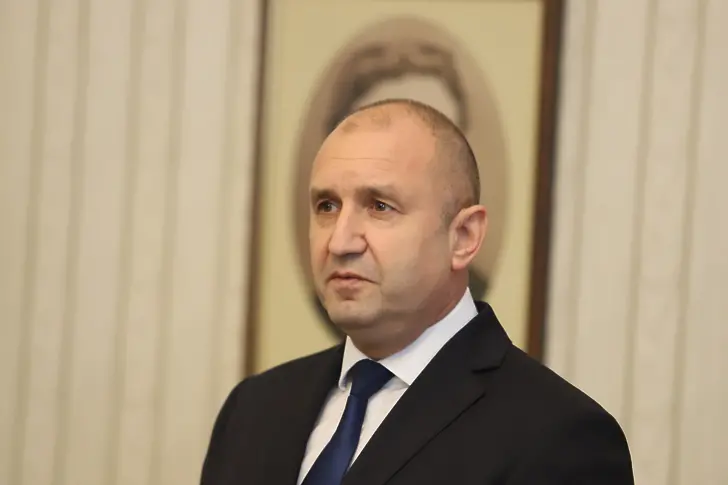 Румен Радев ще проведе консултации с представители на парламентарните групи