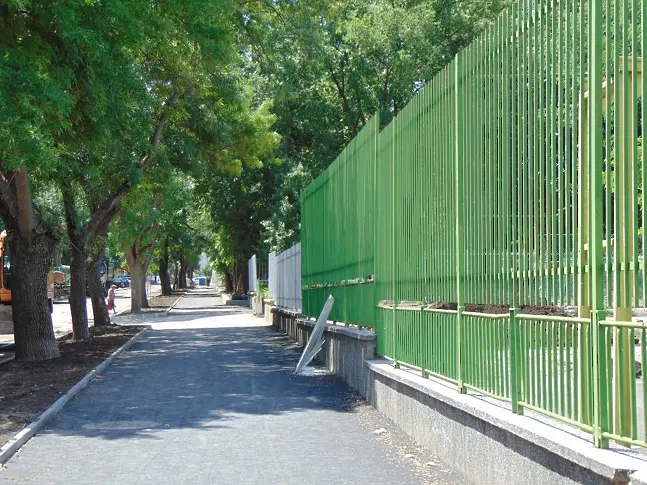 Усилени улични ремонти в кварталите и край училища в Шумен