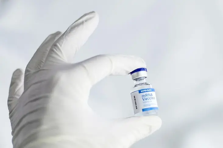 Чехия започна предлагането на втора бустерна доза от ваксините срещу Ковид-19