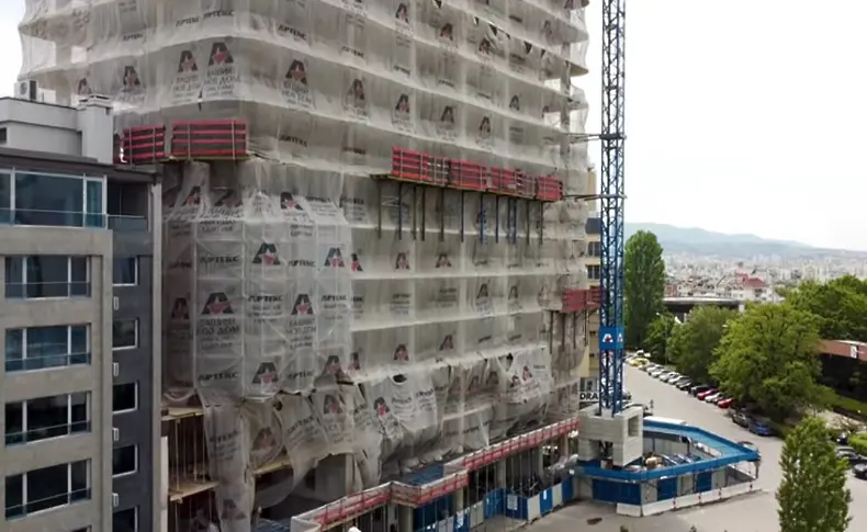 ДНСК трябва да продължи процедурата за спиране на строителството на "Златен век"