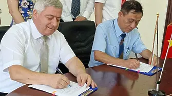 Подписване на договор за сътрудничество между Русенския университет и Института за аграрно инженерство и технологии в Ханой, Виетнам