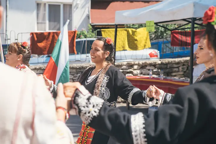 350 самодейци се изявиха на Третия фестивал  „Пей, танцувай и в Моравица лудувай“