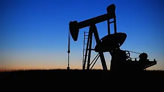 Цената на петрола падна заради очакван спад на търсенето