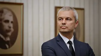 Костадинов: Ако Нинова не върне мандата в края на деня, всичко ще зависи от президента