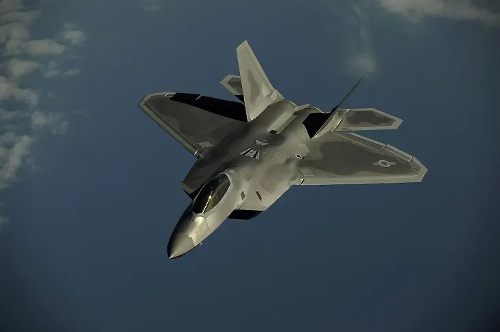 Американски самолети F-22 Raptor са на път за Полша