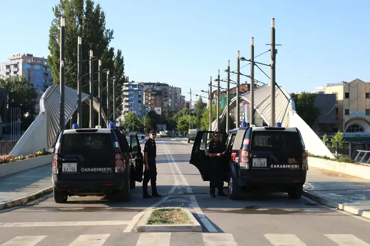 Напрежение между Косово и Сърбия, стигна се до сблъсъци с полицията