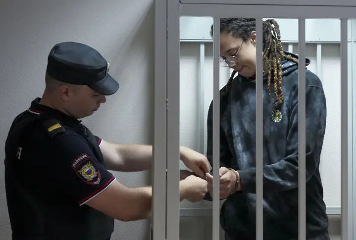 Руски съд осъди американската баскетболистка Бритни Грайнър на девет години затвор за трафик на канабис