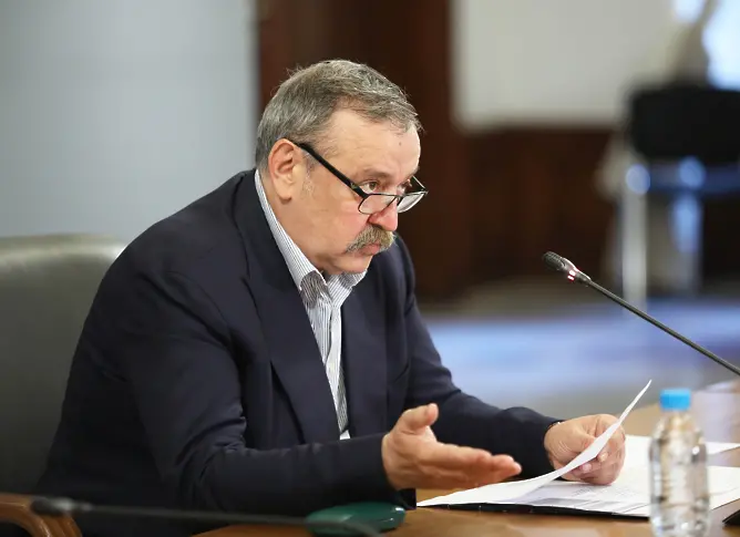 Проф. Кантарджиев: Служебният здравен министър може би ще промени подхода по контрол на Ковид епидемията