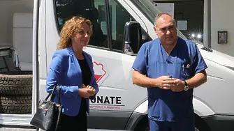 Областната управа на Хасково дари линейка на болницата