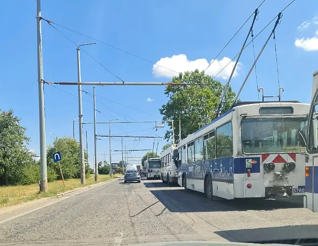 Забраниха спирането и престоя на МПС от пътен възел „Охлюва“ до пътен възел „Христо Ботев“
