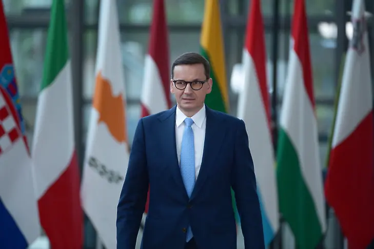 Моравецки призовава за реформа срещу „империализма“ на ЕС